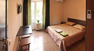 Гостиница Медовик Сукко Двухместный номер с 1 кроватью и балконом-3