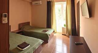 Гостиница Медовик Сукко Двухместный номер с 2 отдельными кроватями и балконом-2